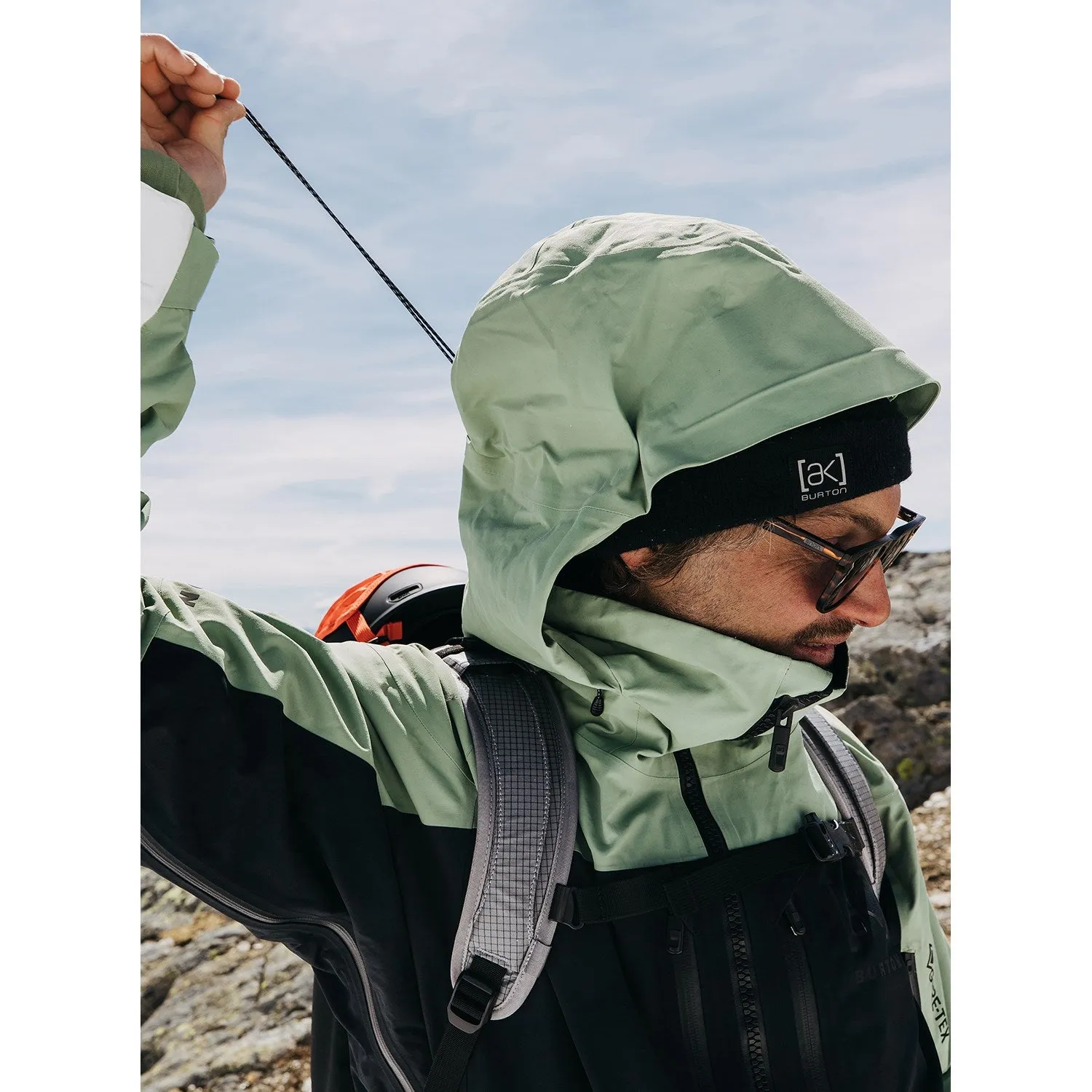 Burton [AK] Swash GORE-TEX Mens Jacket Hedge Green / White / Black