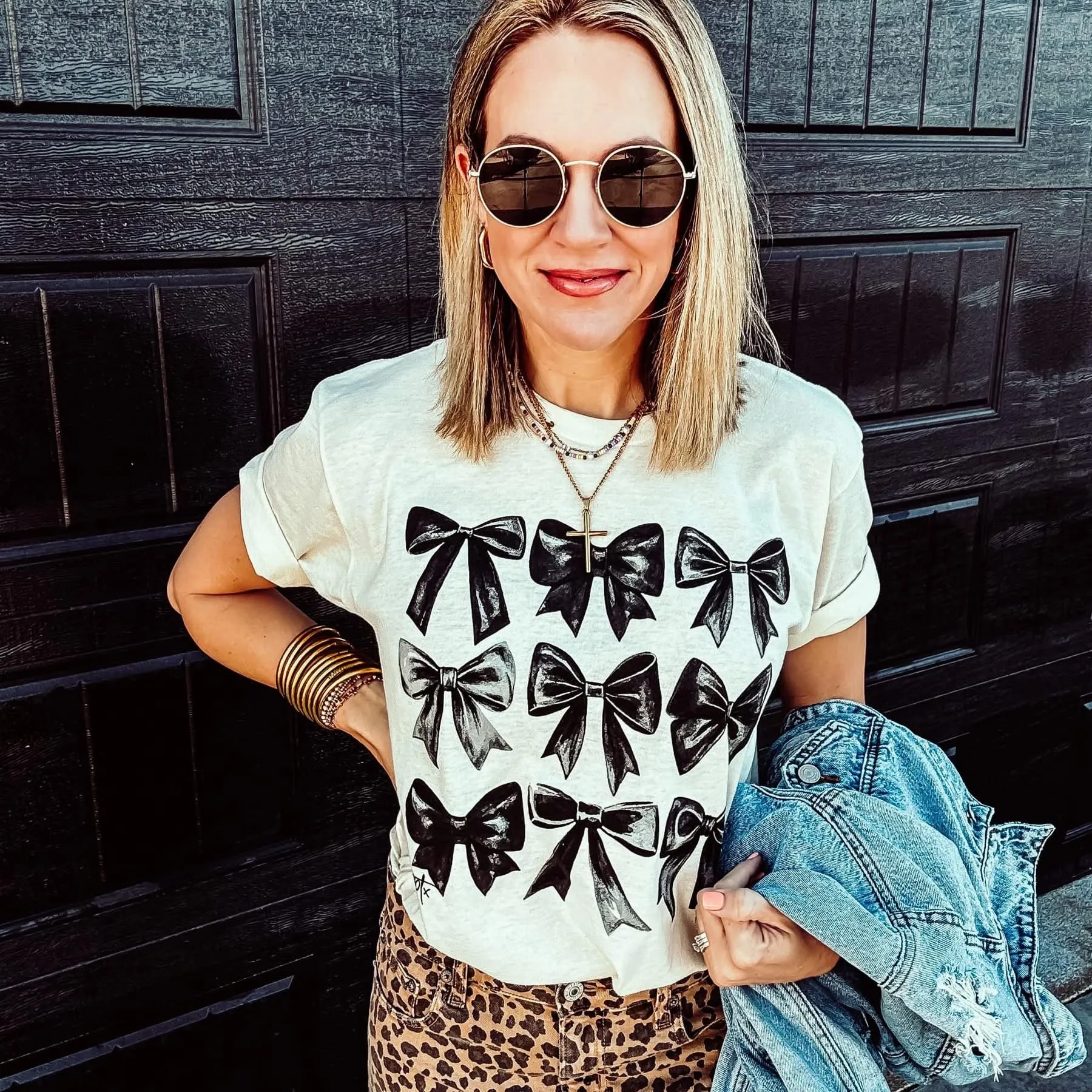{FANCY BLACK BOWS} Natural Crew Neck Tee