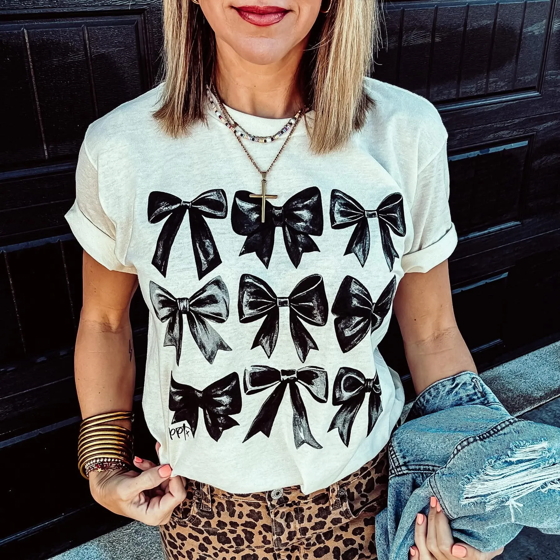 {FANCY BLACK BOWS} Natural Crew Neck Tee