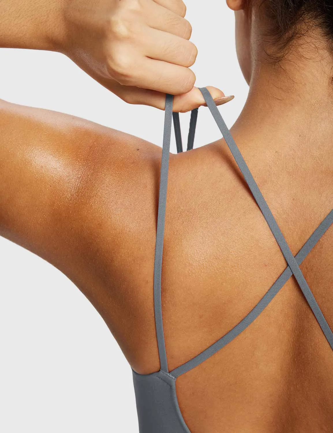Freeleaf Cross-Strap Low-Impact Sports Bra