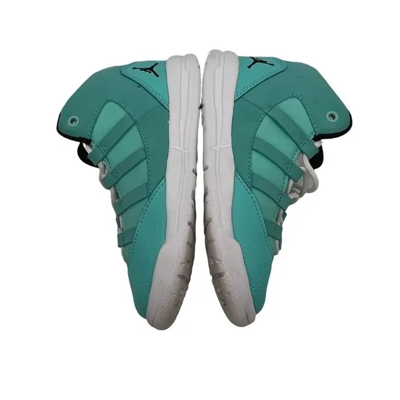 Jordan Teal Max Aura Sneakers Kids Size 9C