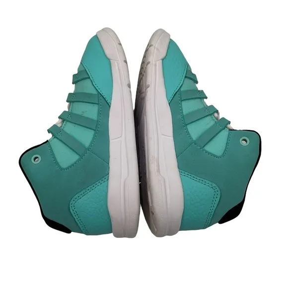 Jordan Teal Max Aura Sneakers Kids Size 9C