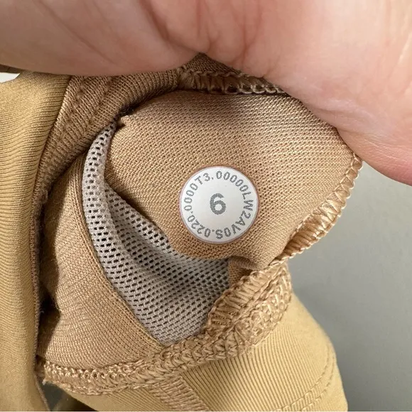 Lululemon Energy Bra Long Line Medium Support B–D Cup Size 6 Café Au Lait Beige