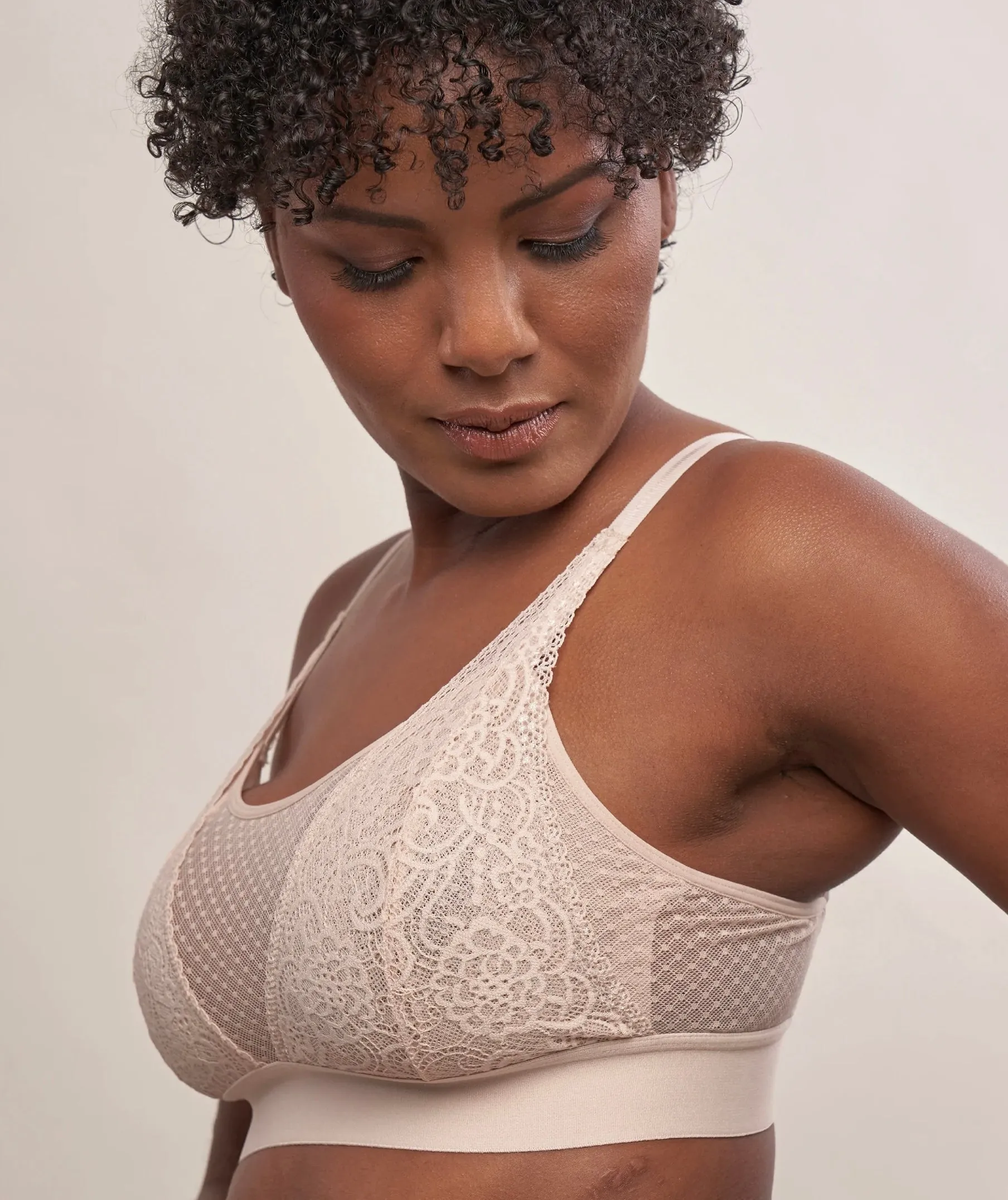 Maggie Wireless Lace Bralette AO-062