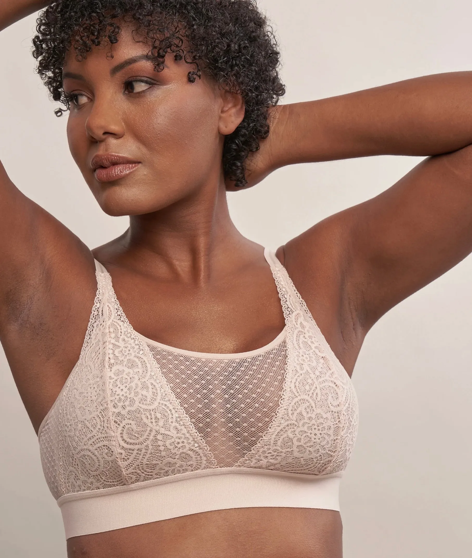 Maggie Wireless Lace Bralette AO-062