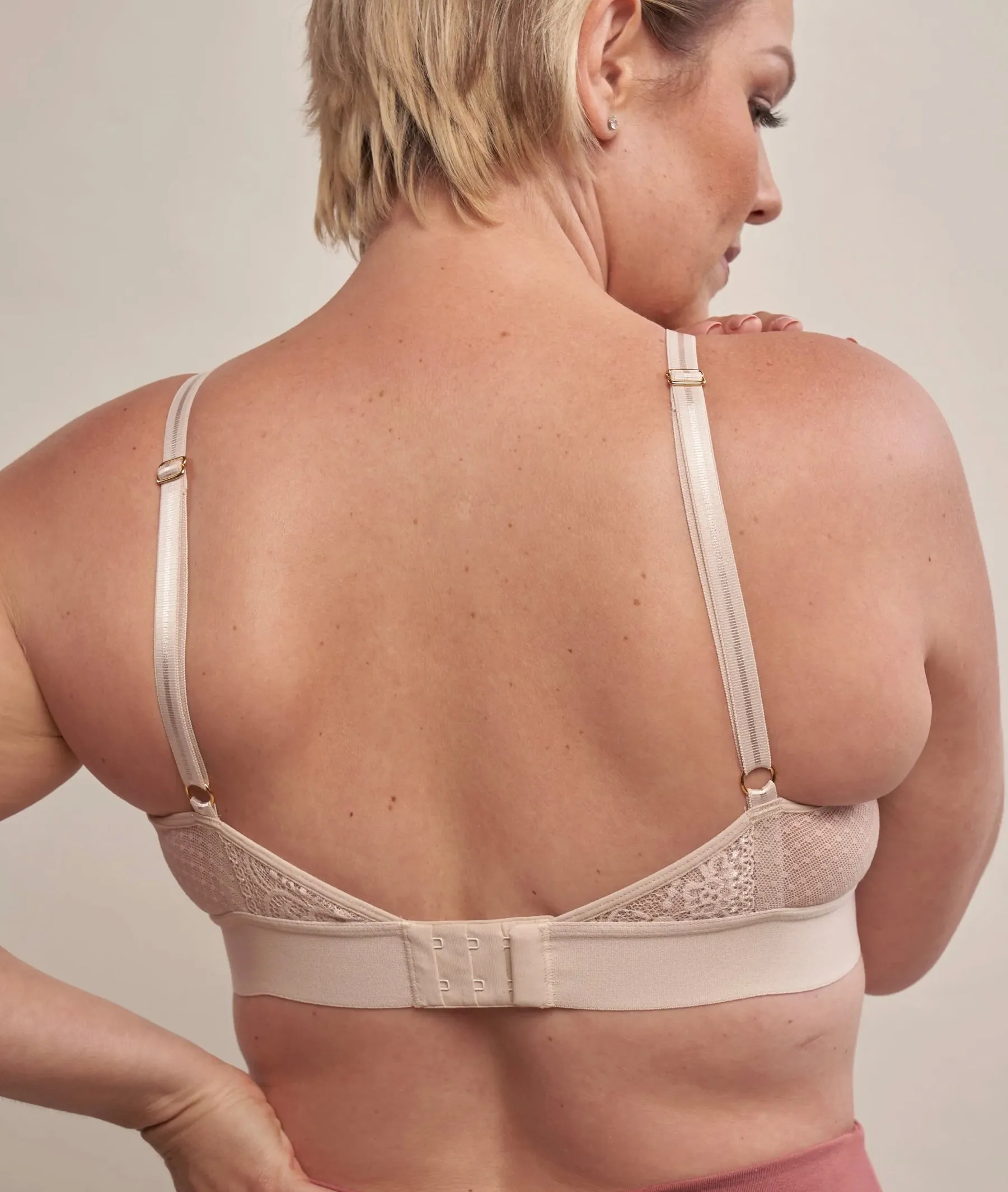Maggie Wireless Lace Bralette AO-062