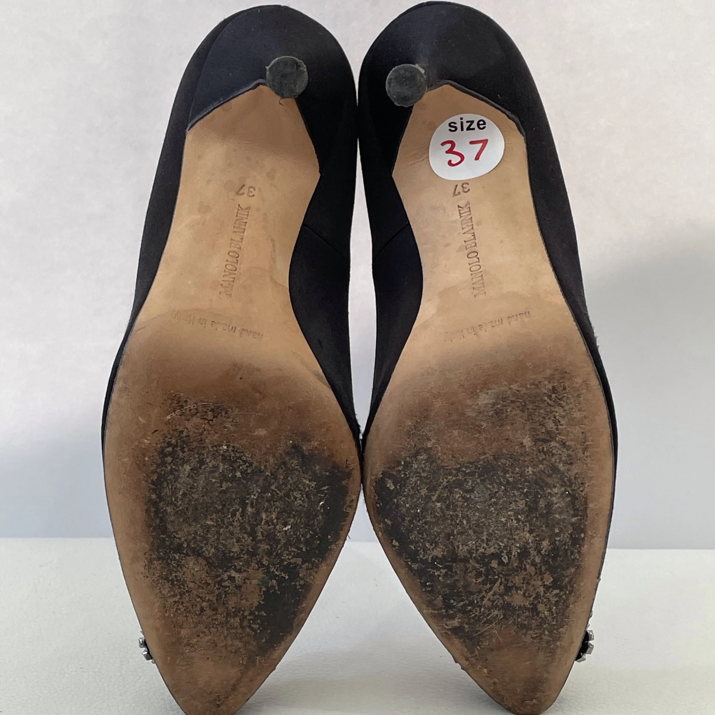 MANOLO BLAHNIK Hangisi 105 mm  Black Satin Jewel Buckle Pumps Size 37
