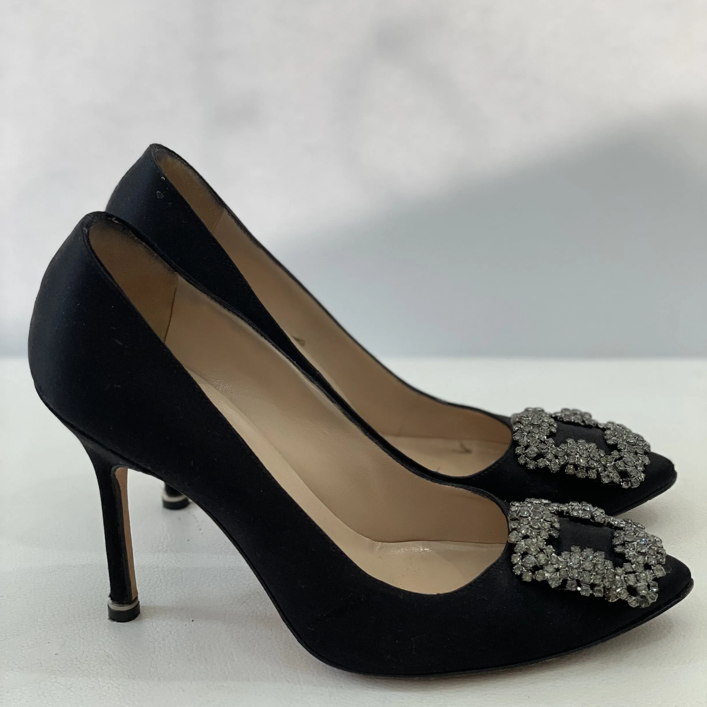 MANOLO BLAHNIK Hangisi 105 mm  Black Satin Jewel Buckle Pumps Size 37