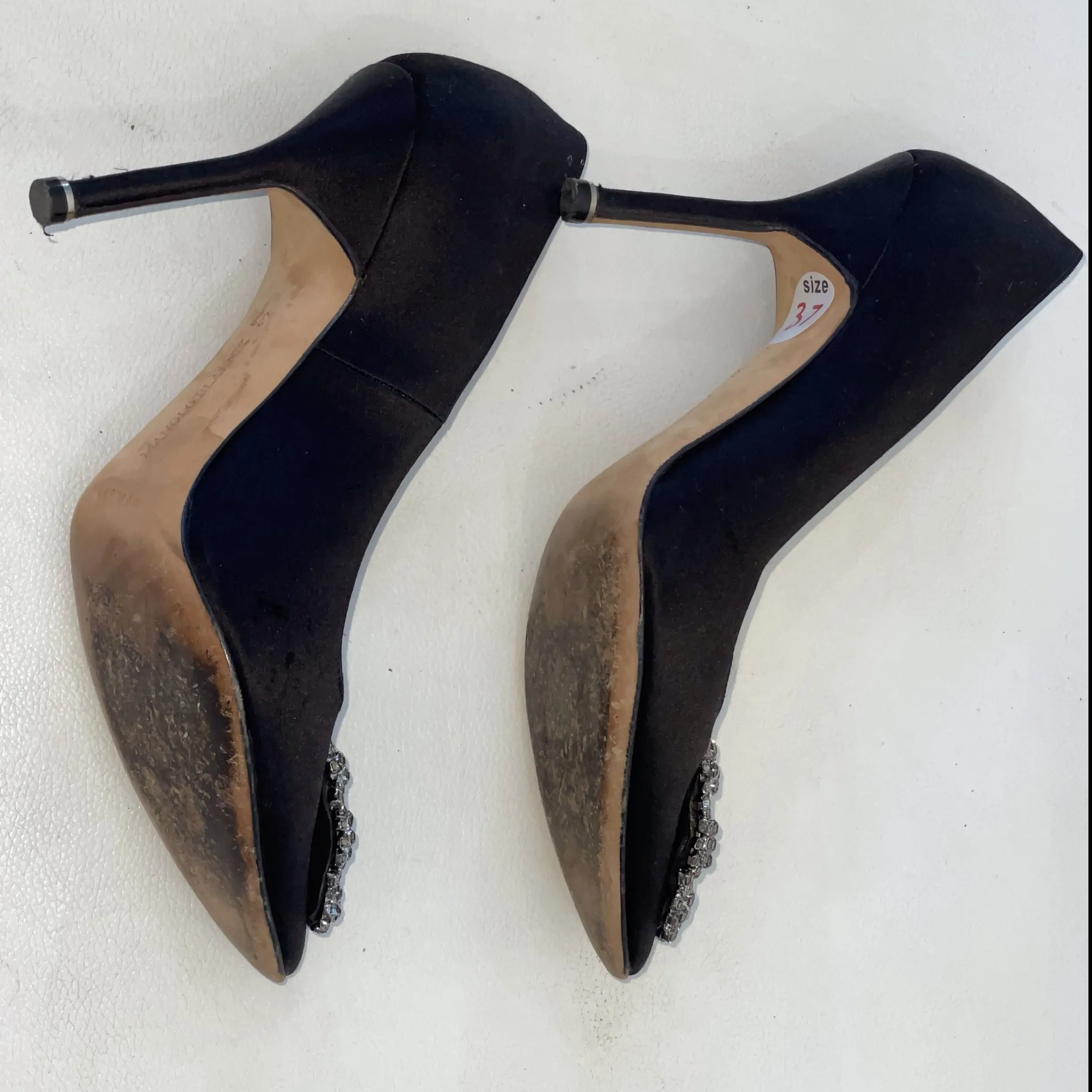 MANOLO BLAHNIK Hangisi 105 mm  Black Satin Jewel Buckle Pumps Size 37