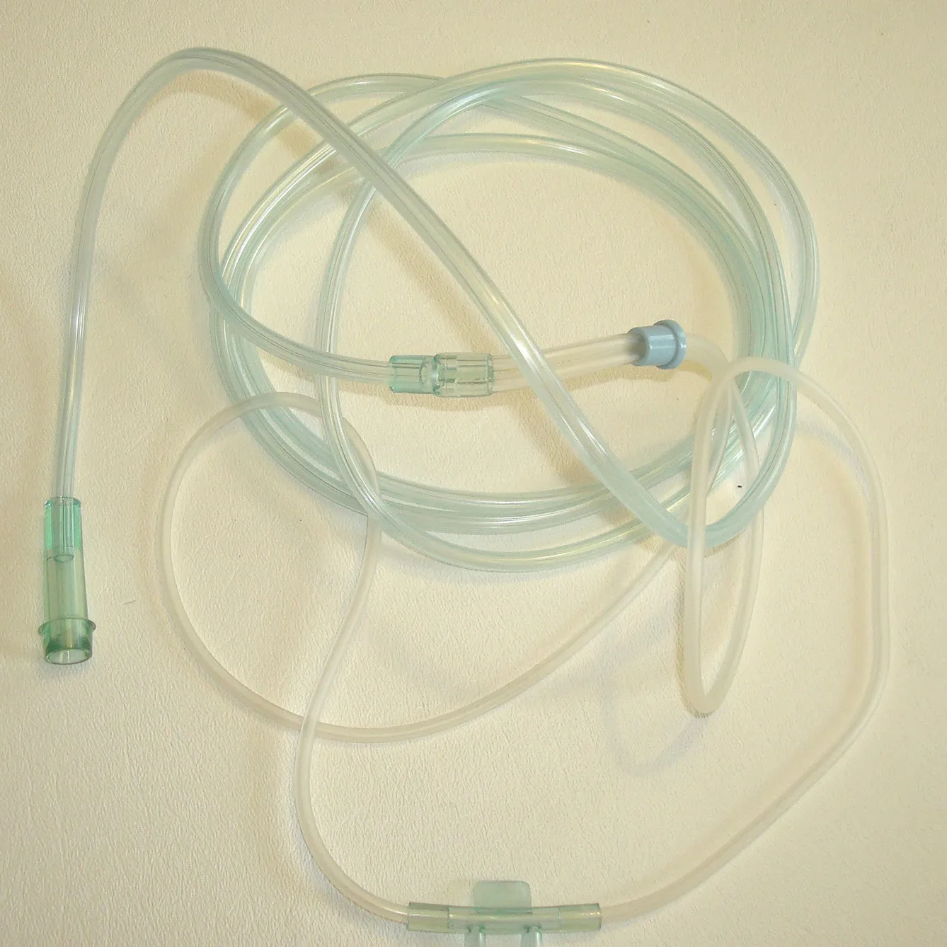 Nasal oxygen CANNULA Adult Flexible Tip Soft , Over the ear style Size M.
