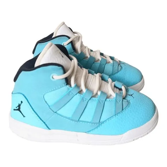 NIKE Air Jordan Max Aura TD Sneakers Size 8C