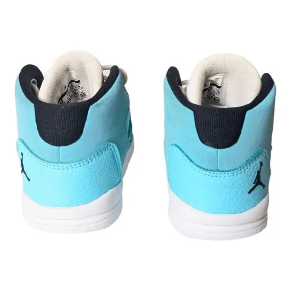 NIKE Air Jordan Max Aura TD Sneakers Size 8C