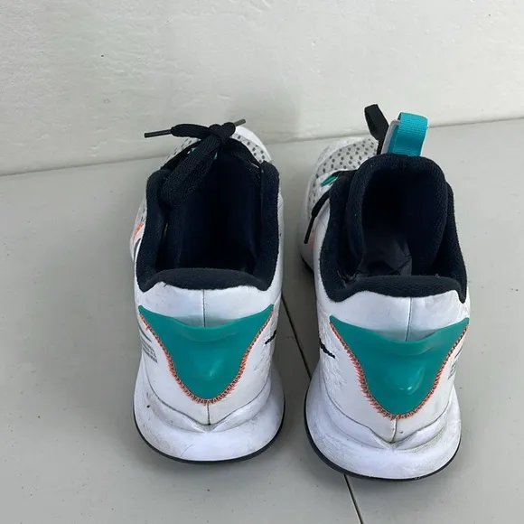 Nike Lebron Witness V Basketball Sneakers Size 12 used no inserts