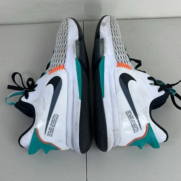 Nike Lebron Witness V Basketball Sneakers Size 12 used no inserts