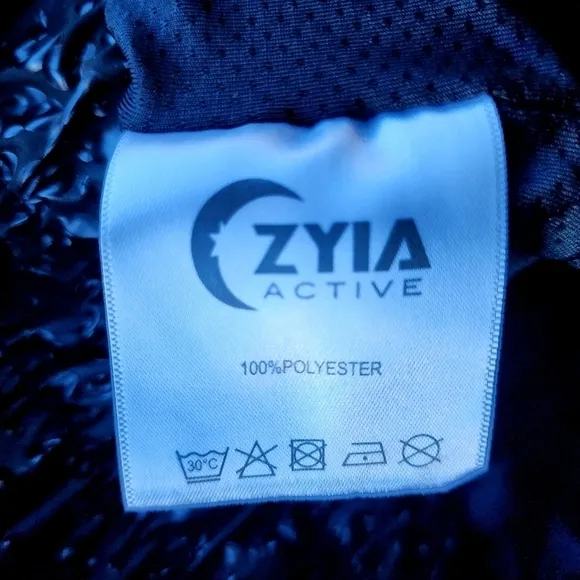 NWOT Zyia Black Bubbles Hi-Rise Bomber Shorts Women's Medium M Inner Lining Cute