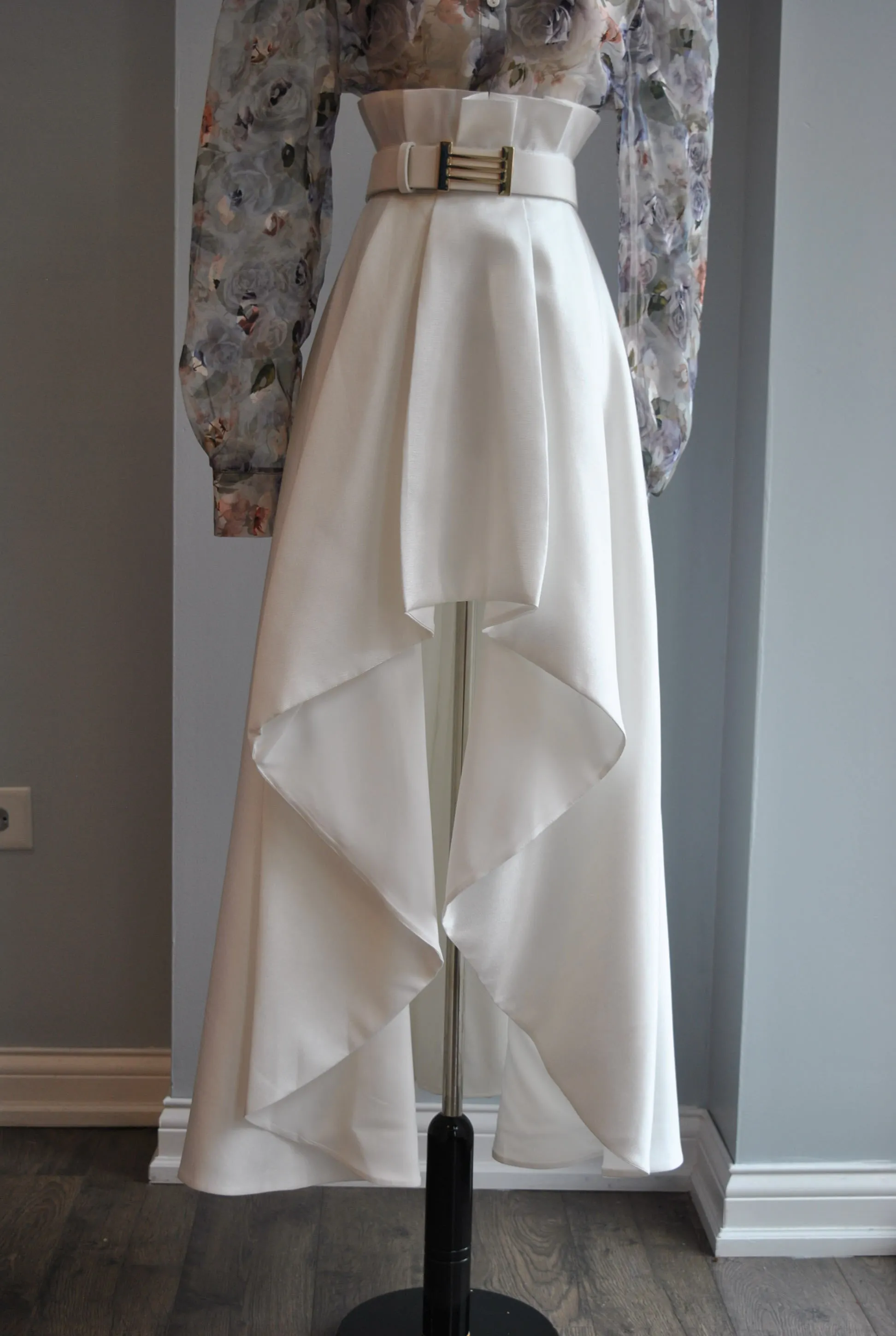 OFF WHITE HIGH AND LOW SKIRT