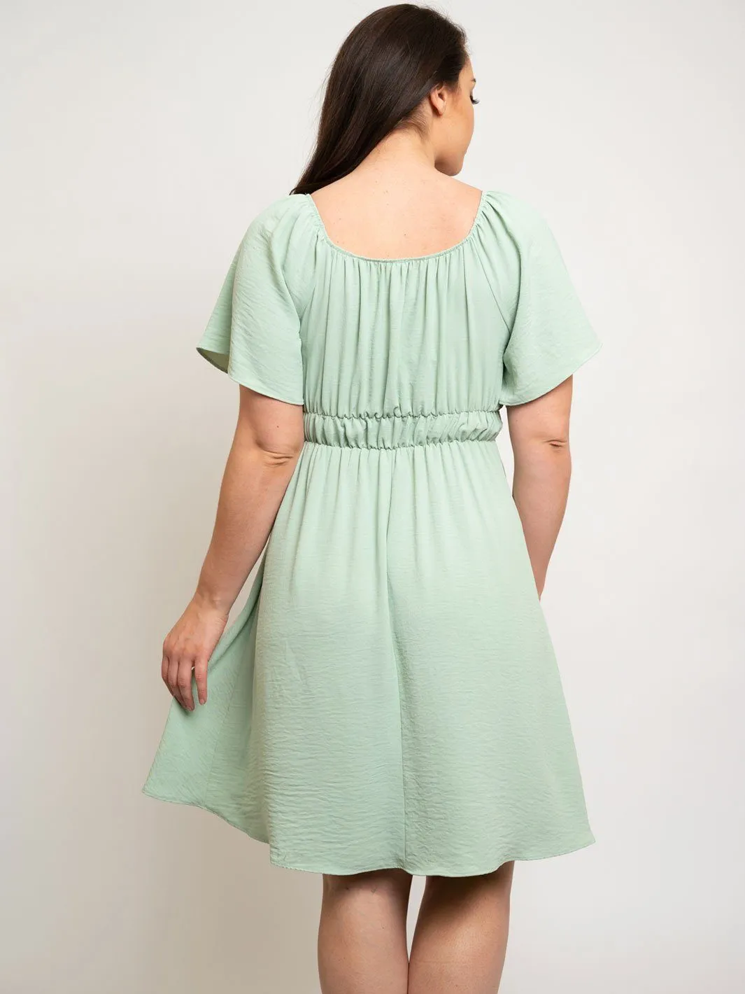 PLUS SIZE WOVEN PEARL BUTTON MINI DRESS